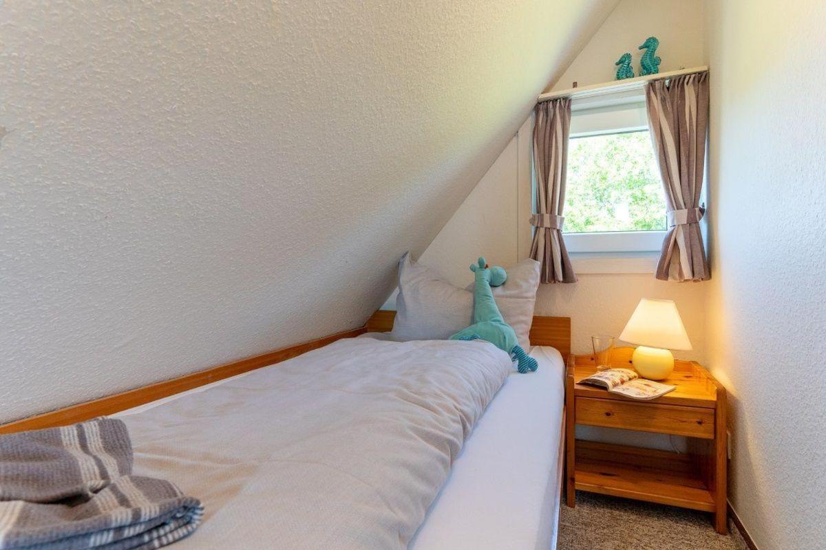 Am-Hohen-Ufer-Reetdach-Haus-Ocean-Breeze-136 Villa Großenbrode Kültér fotó