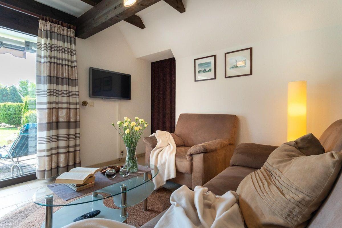 Am-Hohen-Ufer-Reetdach-Haus-Ocean-Breeze-136 Villa Großenbrode Kültér fotó